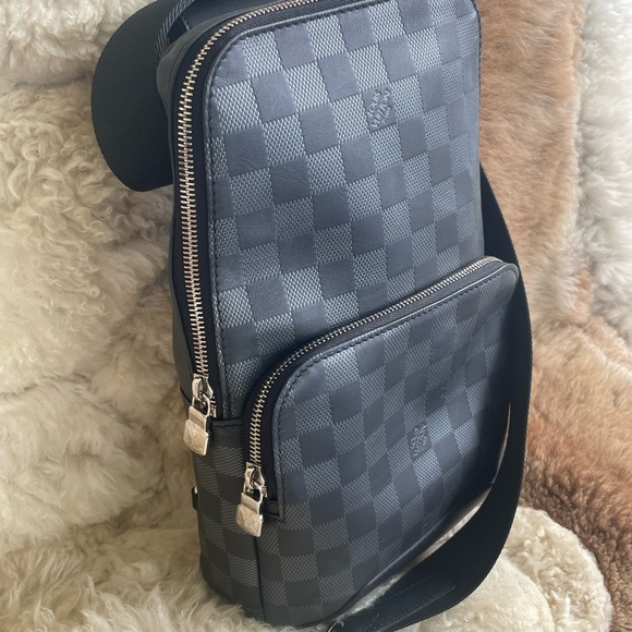 🖤 Louis Vuitton  Damier Infini Avenue Sling Bag in Onyx and Silver - Picture 16 of 17